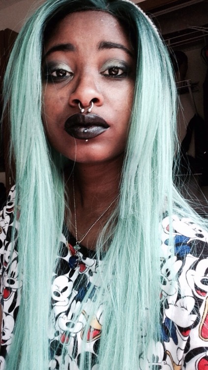 sensorydetails:  septum ring large & in charge