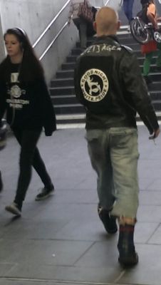 frankensteinfanclub:  acoogihatandadream:  soniksound:  oscob:  Saw this wonderful gentleman at the Böblingen bahnhof. The bit on his shoulders reads “Nazijäger” btw. It’s really frightening seeing people this open with their hate.  nazi-jager