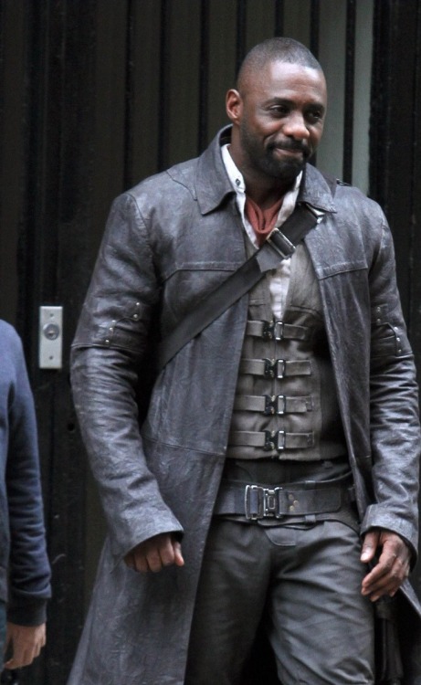 someponys-scribbles:  rarityismywaifu:  dailydris:  Idris Elba on set of “The Dark Tower” in NYC.  !!!!!!!!!! OOH MAN OH GOD  IT"S GOING TO HAPPEN  FUCKING HYYYYYPE! 