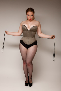 hourglass-silhouette:  Model: Le FayCorset: