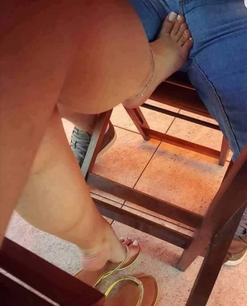 nylonlover727: Now that’s a lunch date!