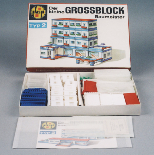 Building blocks Der kleine Grossblock Baumeister, 1970s. German Democratic Republic. Based on the &a