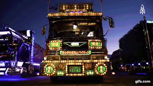 skittycatz:Please look at these extremely cool Dekotora trucks from Japan