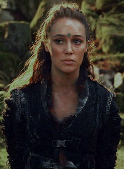 alyciadayumcareys:what a look…never forget…