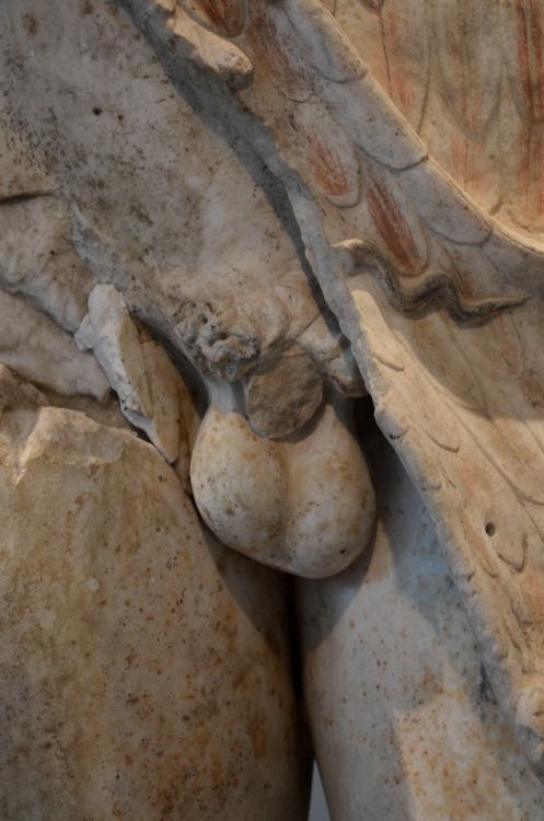 greek-museums:Archaeological Museum of Thessaloniki:Headless imperial statueThis statues bears the d