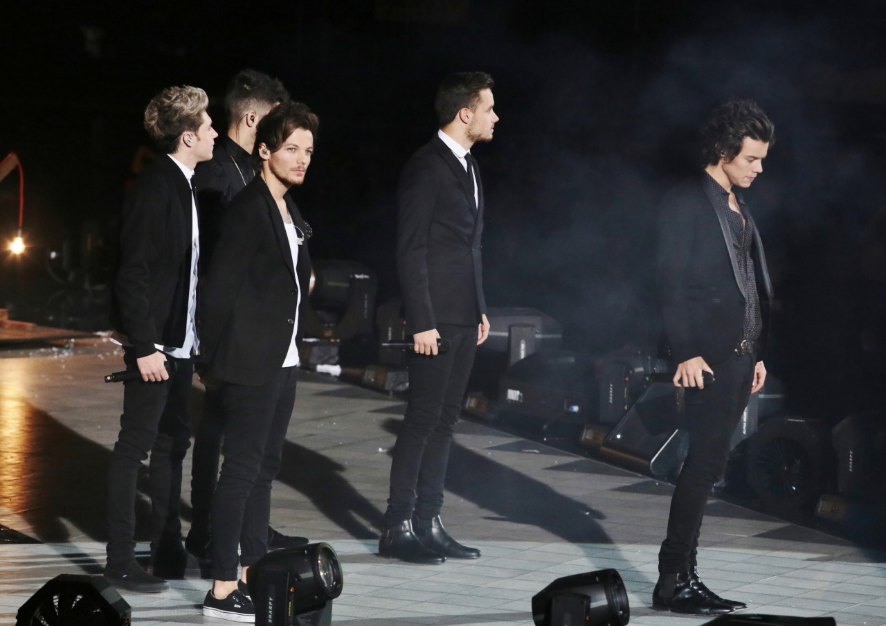 direct-news:  The boys performing on the X Factor Finale in Italy (12/12/13) 