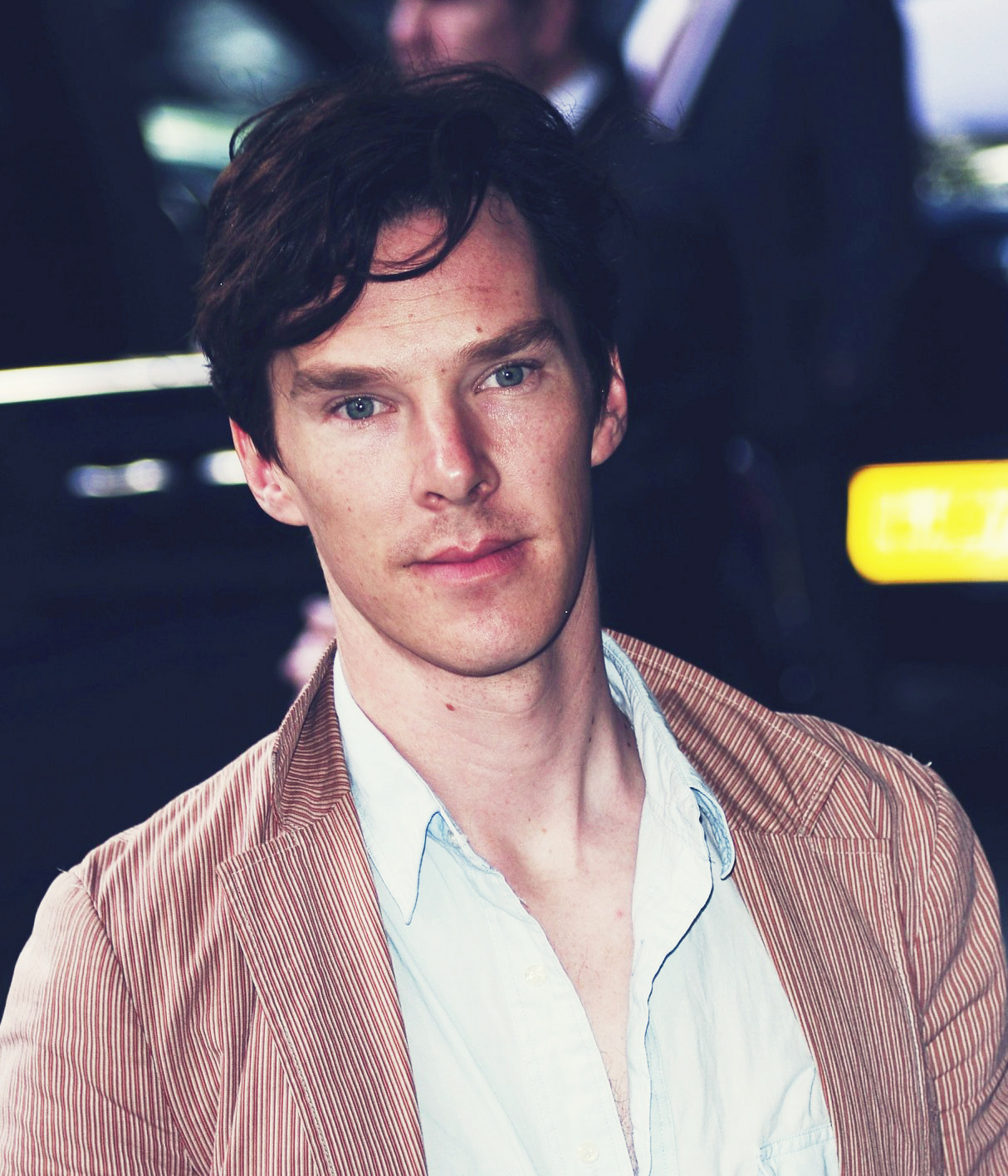 oh-to-be-sher-locked:  cumberverse:  Benedict’s dark curls. During Sherlock S1