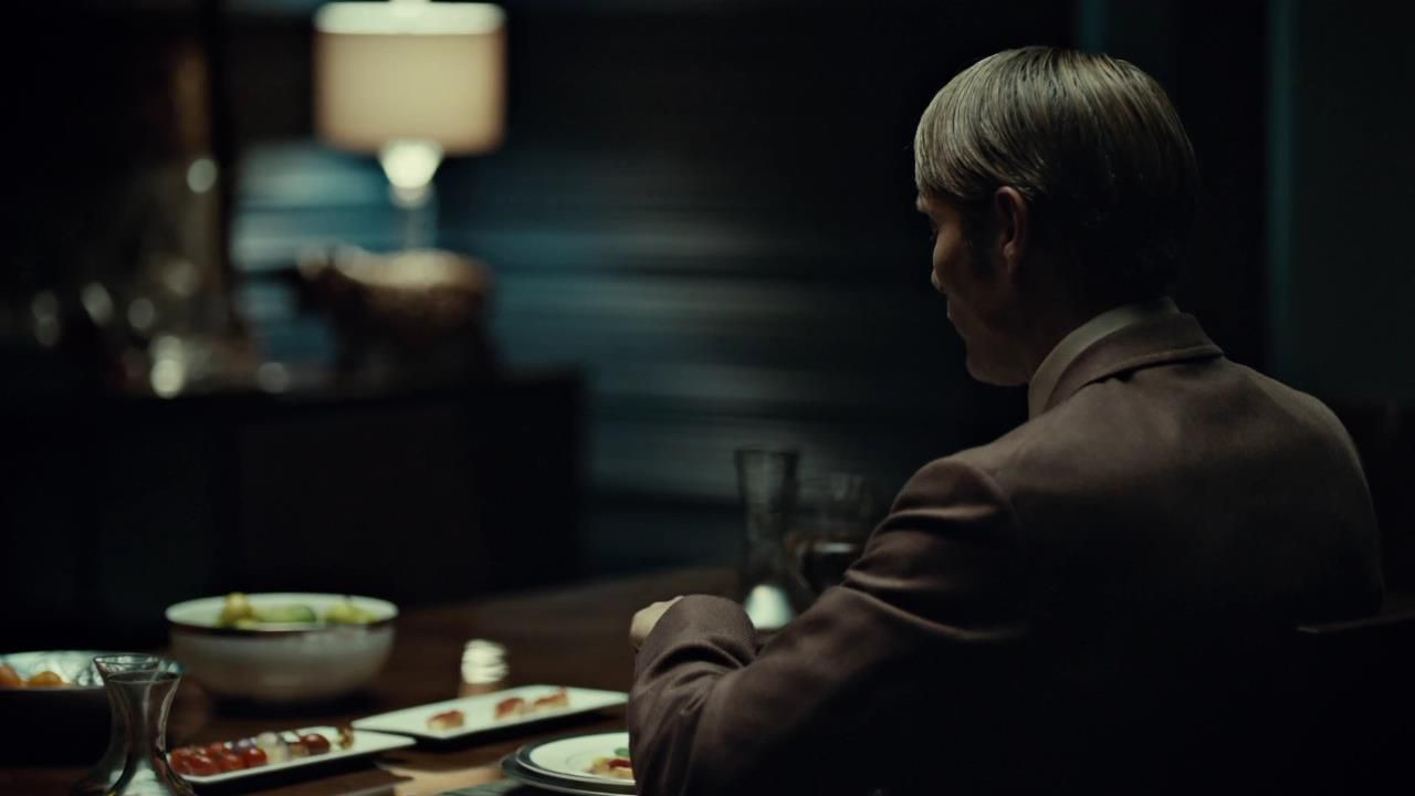 garotasgeeks:   Dinner parties are boring once you’ve eaten all your friends. 