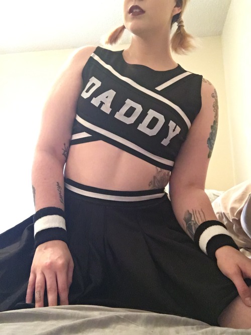 personalfuckt0y:  🎉 Daddys  #1  fan 🎉  @thedoghouse09 Daddy that’s the one I want!!!