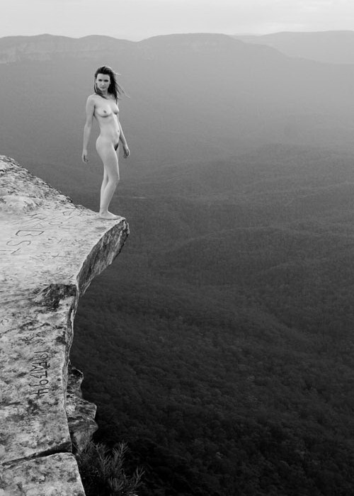 justinesoumise:  cette photo me donne le vertige…