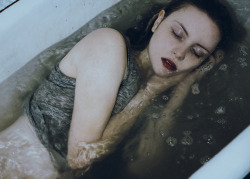 caterpillar-kisses:  I always fall asleep in the tub, maybe one day I’ll drown 