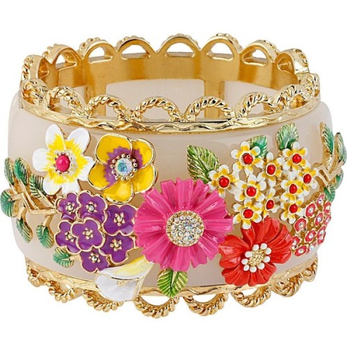 Betsey Johnson bracelet (see more flower jewelry)