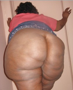 Blackbbwonly:  Monster Wagon Draggin On Mercedesbbw’s Amazing Pear