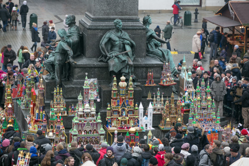 lamus-dworski:73rd Kraków Nativity Scenes Contest, 3 Dec 2015.The tradition dates back at least to 1