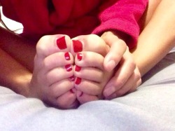 mylovelyf33t:  Good morning toes ☺️ 