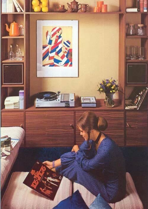 vinylandgeekstuff:  Listen 