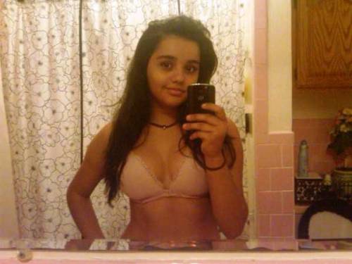 Young Desi Girl Topless Boobs Selfshot Pics