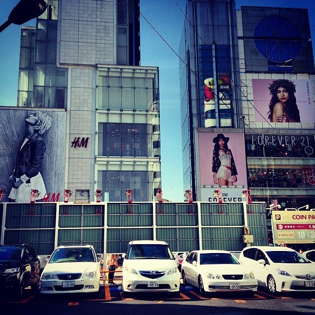 H&M and FOREVER 21 in #harajuku #tokyo Interesting vantage point