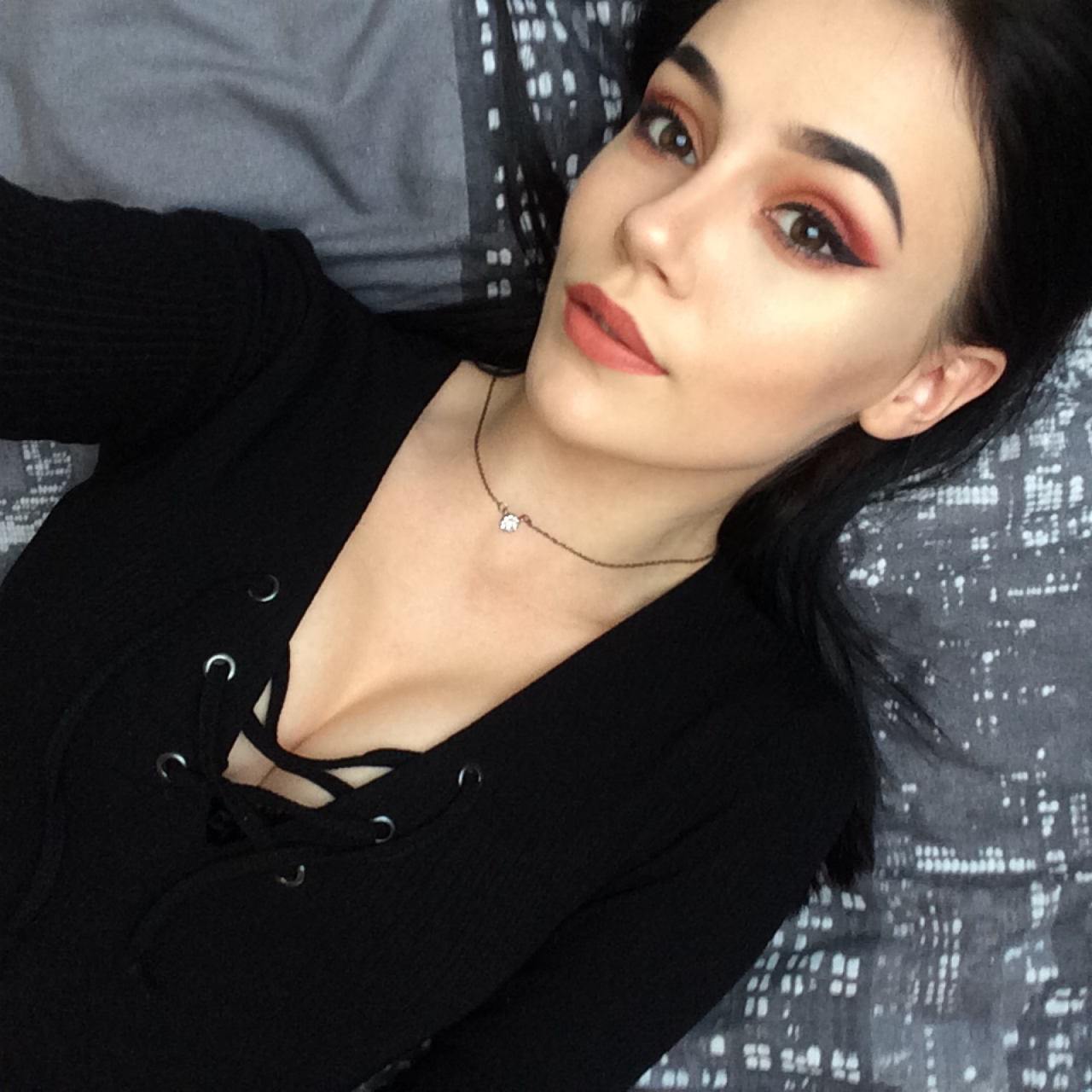 agingb0nes:  Someone tell me I’m cute   ur cute
