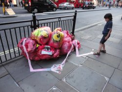 crossconnectmag: Art is Trash by Francisco de Pajaro   “Art is Trash” (El Arte Es Basura) is the street name of Barcelona-based artist Francisco de Pájaro. He takes action when he sees a pile of rubbish and creates art with it, making funny and
