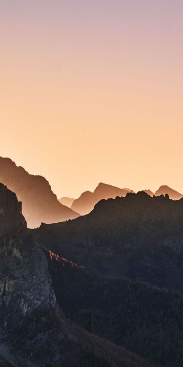 Giau Pass, mountains, sunset, horizon Wallpaper @wallpapersmug : https://ift.tt/2FI4itB - https://if