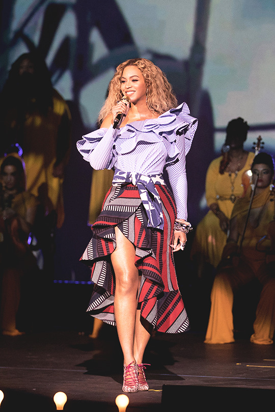 girlsluvbeyonce:Beyoncé performing at Parkwood Entertainment’s Christmas Party