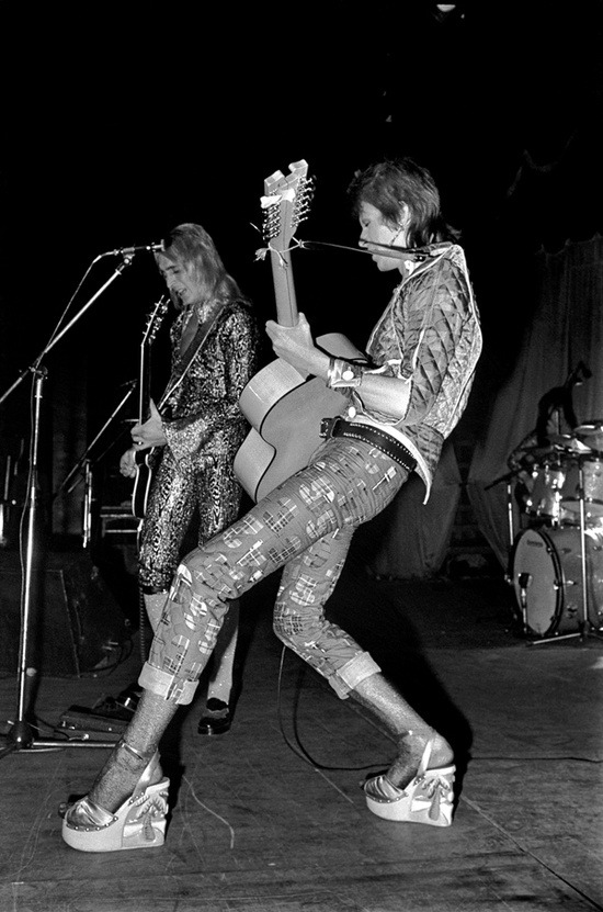 superseventies:
“ David Bowie and Mick Ronson on stage during the Ziggy Stardust tour, December 1972.
”