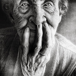 anythingbeforebros:  In honor of elderly women everywhere. (source) 