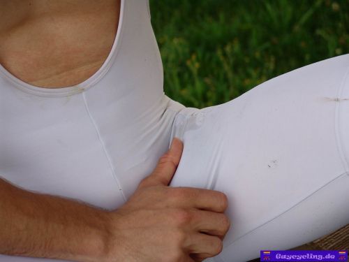bulgemaster2:  Gaycycling_Attila21_ThePitcherGoesOftenToTheWell