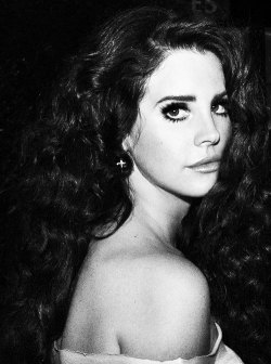 Versacesdrugs:  ♡ 
