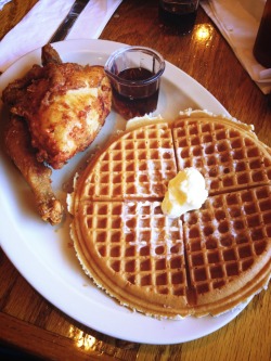 Ski-Mvsk-Mxbbin:  Roscoe’s😍  I Love Me Some Chicken N&Amp;Rsquo; Waffles!!!