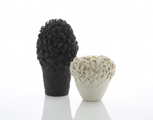 thedesigndome: Exquisite Ceramic Sculptures by Hitomi Hosono Link: Ceramic artist Hitomi Hosono