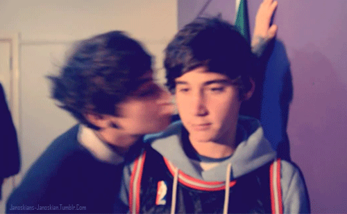 xbrittanyxxo:  (2) janoskians | Tumblr on We Heart It - http://weheartit.com/entry/65017960/via/wana-go-down-under-on-luke   Hearted from: http://hannaswor1d.tumblr.com/post/53204491358