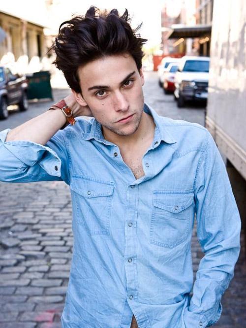 uniicornkiid:  isnt he just gorgeous 