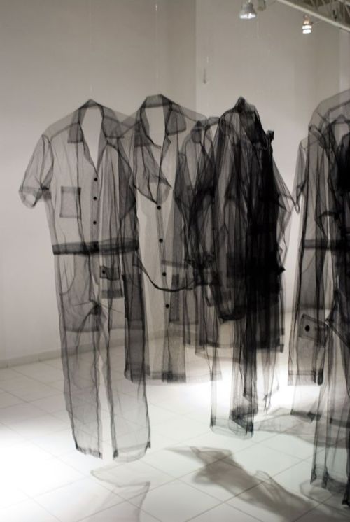 move-and-still:  Claudia Casarino  