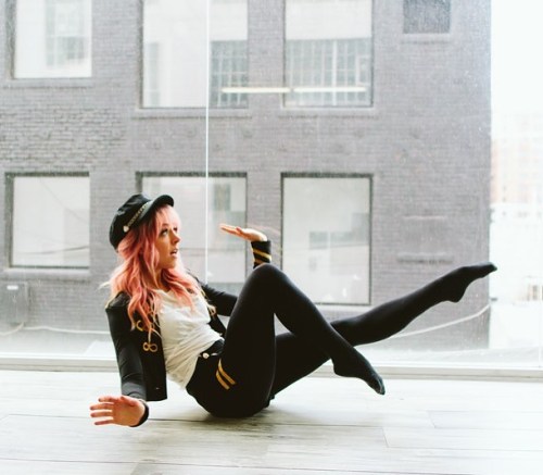 www.instagram.com/lindseystirling/