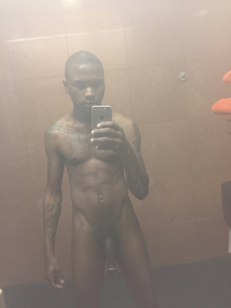 imchillnjustchilln:  The shower was popin tho 😍🥰😍🙌🏾
