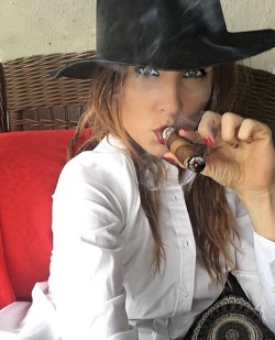 CIGAR Capnolagnia Female Smoking Fetish (NSFW