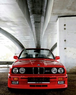 throttlestomper:  BMW E30 M3 | Source 
