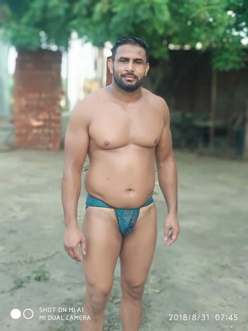 popsixsquishcicerolipschitz:  Kushti akhara kohali Amritsar Punjab