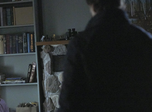 thegestianpoet:fredschilton:let’s take a second to appreciate the dog figurines on will graham