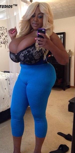 alliwantispussy:  juicetitsnass:  The MAin event Everybody Been Waitin on @Poetry Studios Big ass Titties 🍈🍈  GORGEOUS