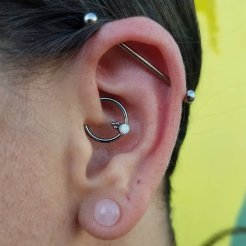 Fresh #industrial and #daith with a beaded #opal captive #APP #APPMember #safepiercing #piercing #pi