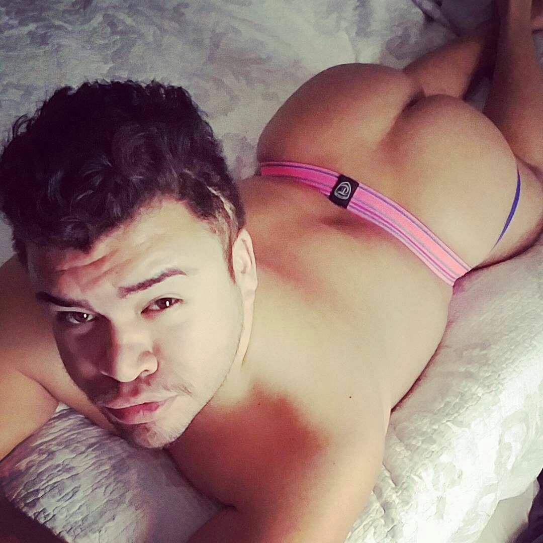 thicklatinos:  👑THINK YOU CAN HANDLE IT?🍑