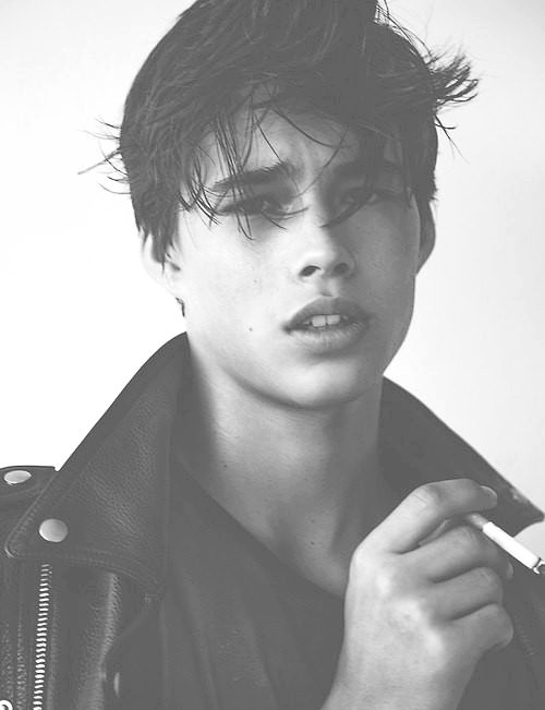 yoshicuteboy:  le garçon à la clope / Boy with a clope