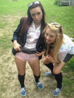 sizequeenconfessions:  touch-to-sync:  Uk schoolgirl  I NEED those panties!!! 