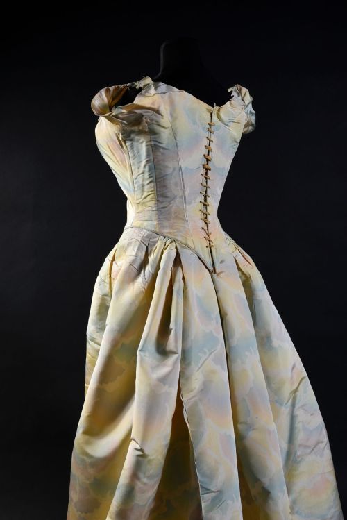 Worth evening dress ca. 1890From Coutau-Bégarie & Associés