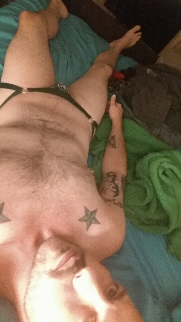 porkchop69yum:  Could use a sub taking care of my feet right now