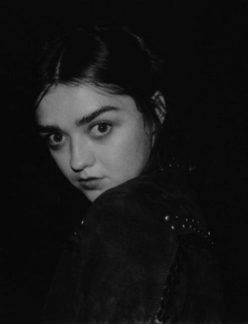 blondiepoison:Maisie Williams by Itai Doron | Heroine Magazine (Autumn/Winter 2018)