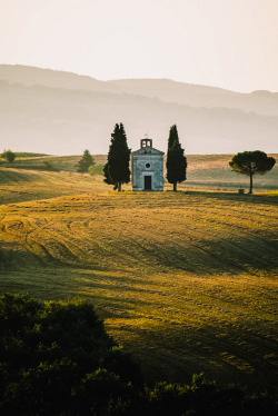 mostlyitaly: La cappella di Vitaleta (Tuscany,